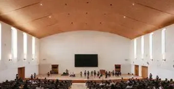 novo auditório da biblioteca do alvinópolis